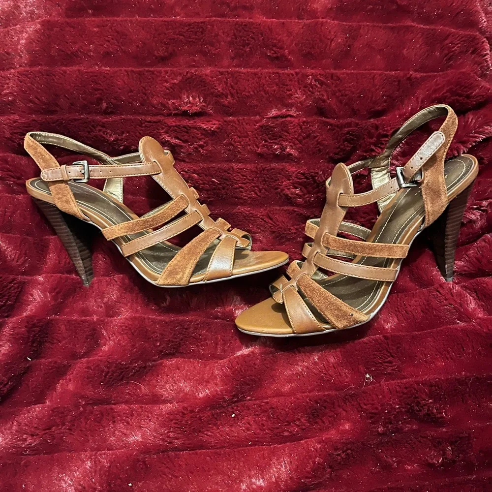 Sandals - Picture 1 of 2